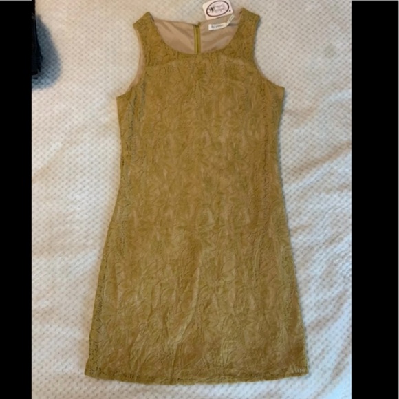 Women’s Boutique Dress Bundle - Picture 2 of 16